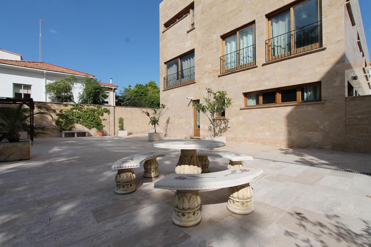 Apartamentos Villablino Arturo Soria Madrid Exterior foto